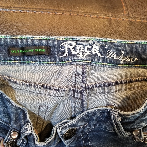 Wrangler Rock 47 Jeans Women's Size 7 30x32 Distressed Blue Denim Silver Beaded - Picture 5 of 10